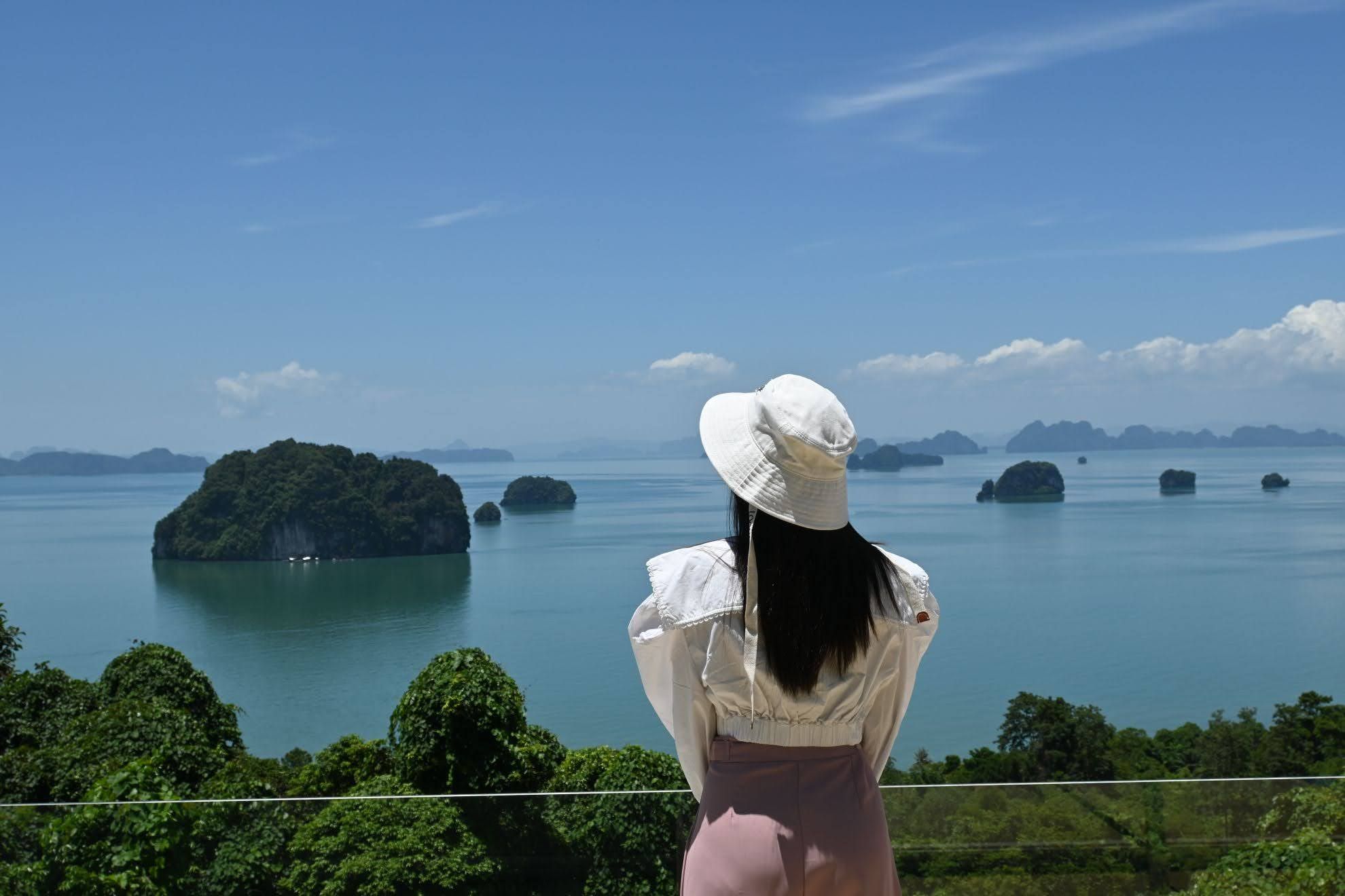 เขาทองฮิล คาเฟ่วิวหลักล้าน จุดเช็กอินสุดโรแมนติกแห่งกระบี่